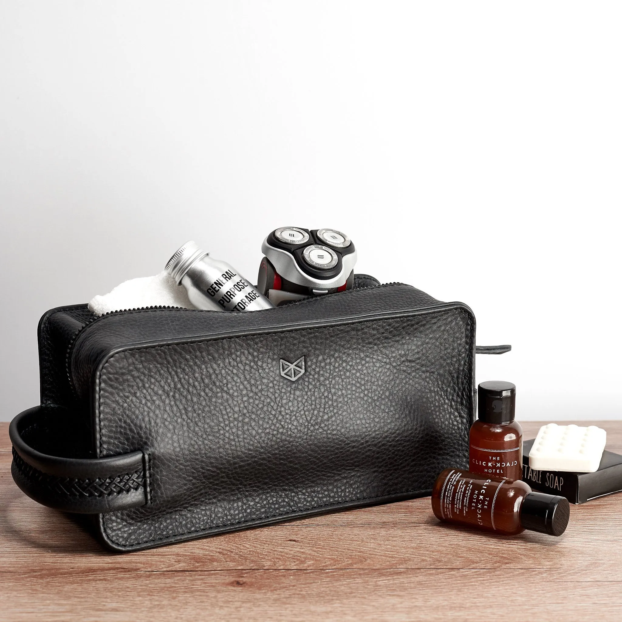 Barber Toiletry · Black