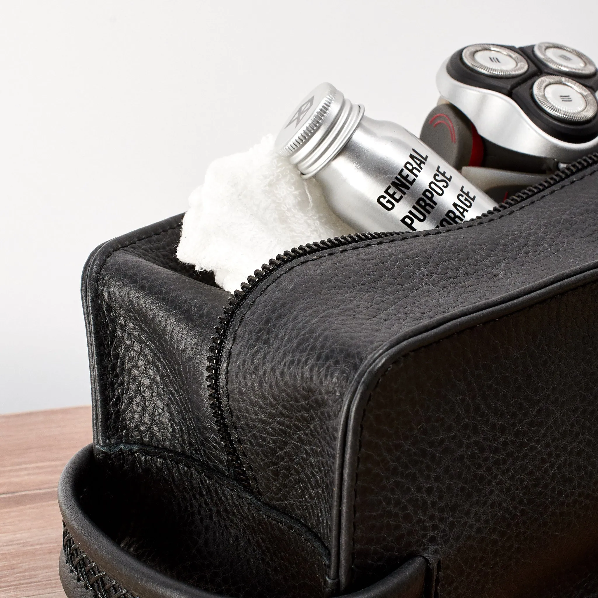 Barber Toiletry · Black