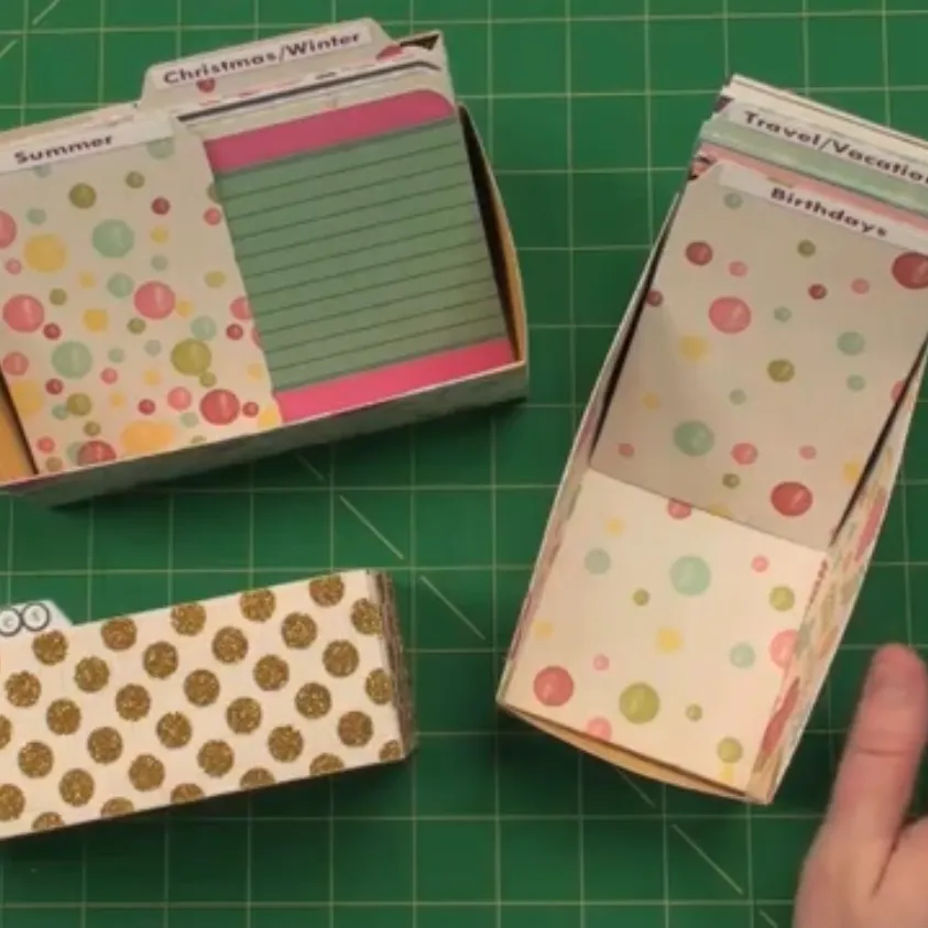 Box-Pocket Card Storage