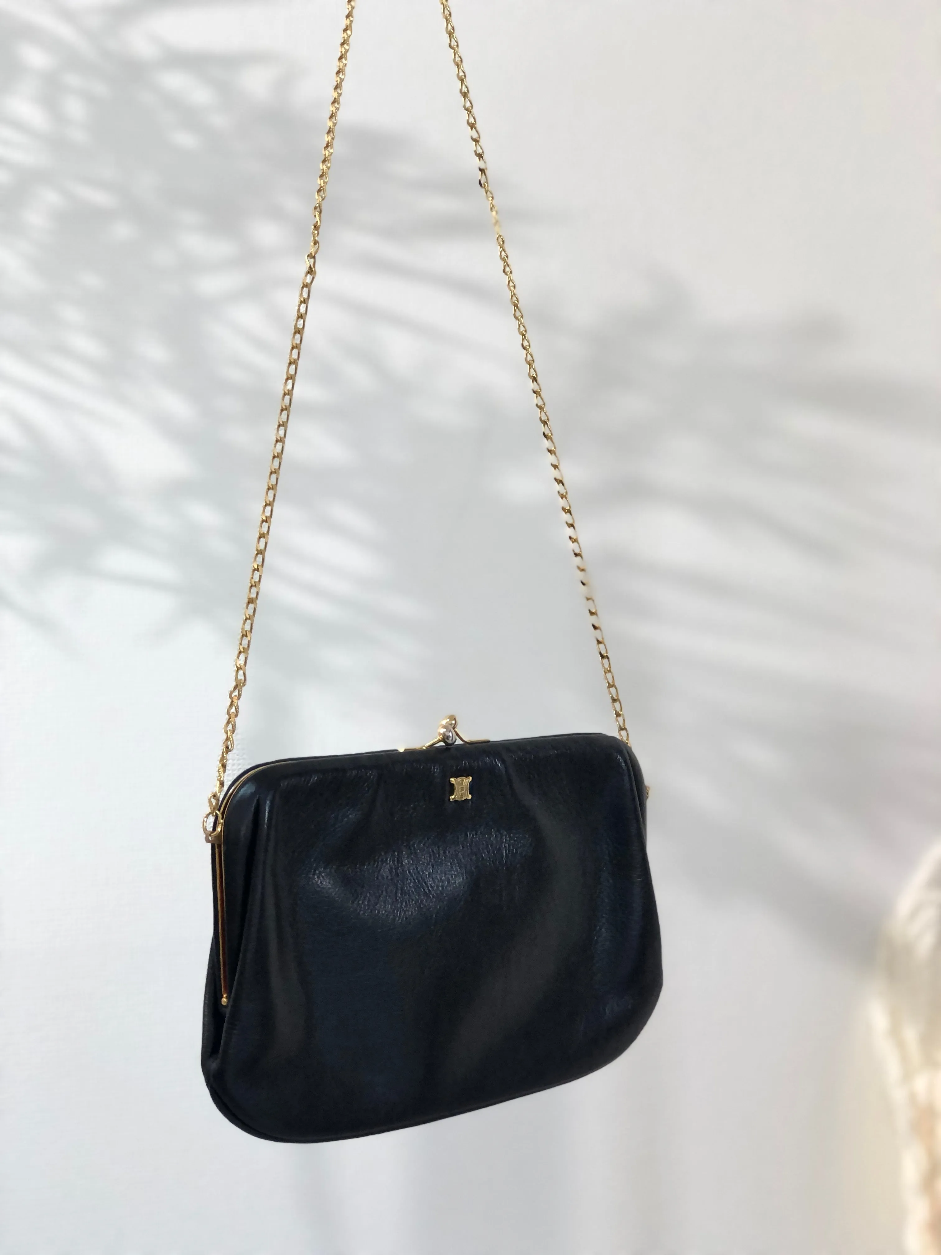 CELINE Shoulder bag Triomphe Clasp  Black vintage Old Celine v4ach7