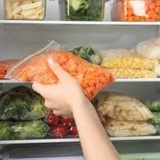 Diamond Freezer Bags Medium (30 Bags) - These high-quality freezer bags are designed to keep your food fresh and protected, ensuring that you always have delicious and nutritious meals ready to go - 01090063083