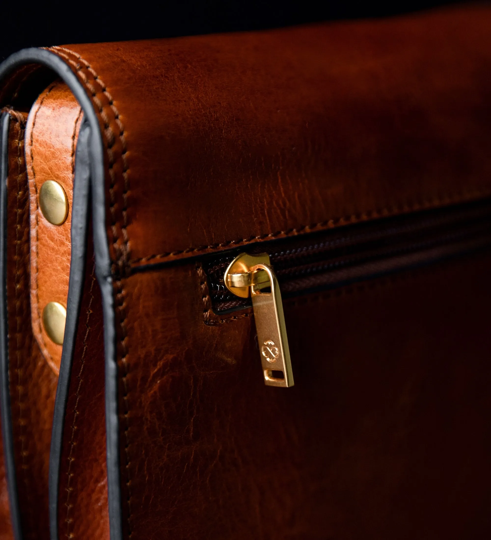 Full Grain Italian Leather - Ladies Leather Cross Body Bag - Moonfleet