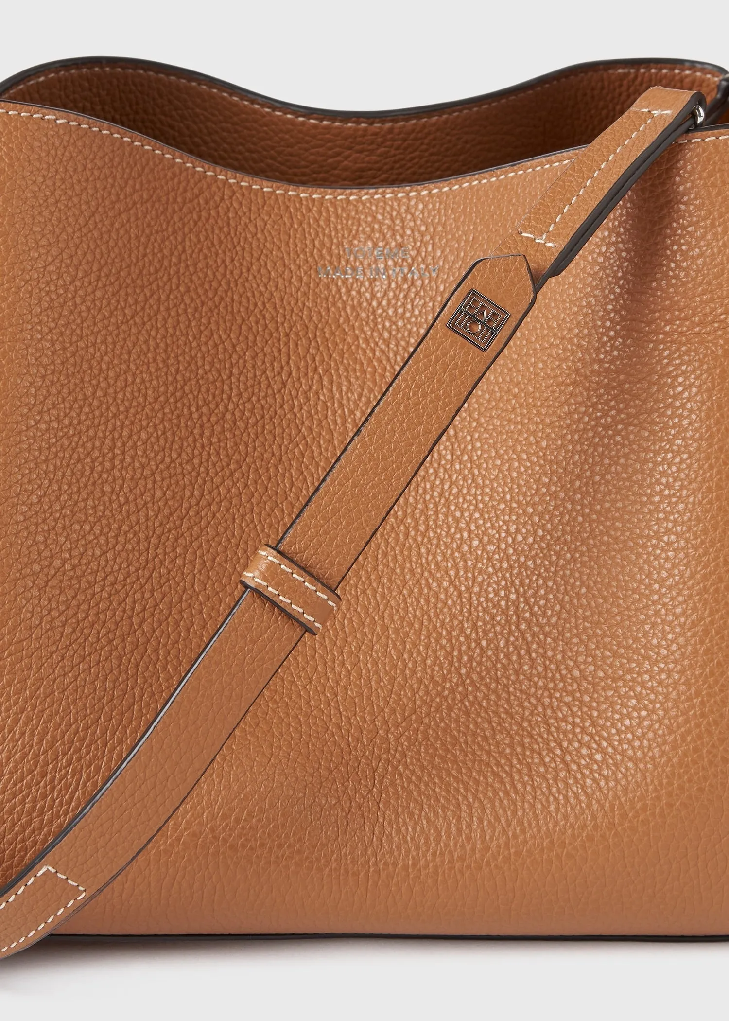 Grained-leather bucket bag tan