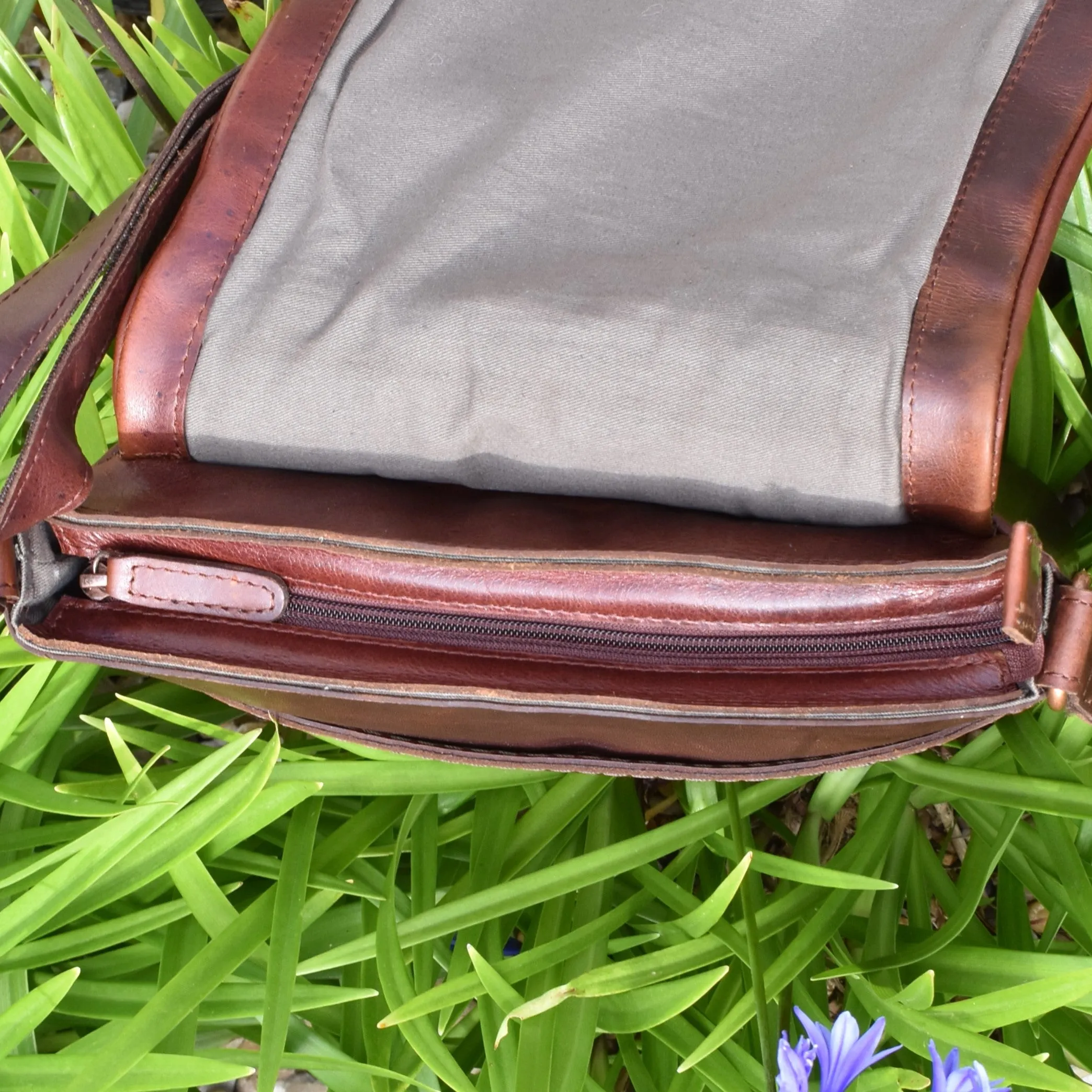 Messenger Bag - Medium Size