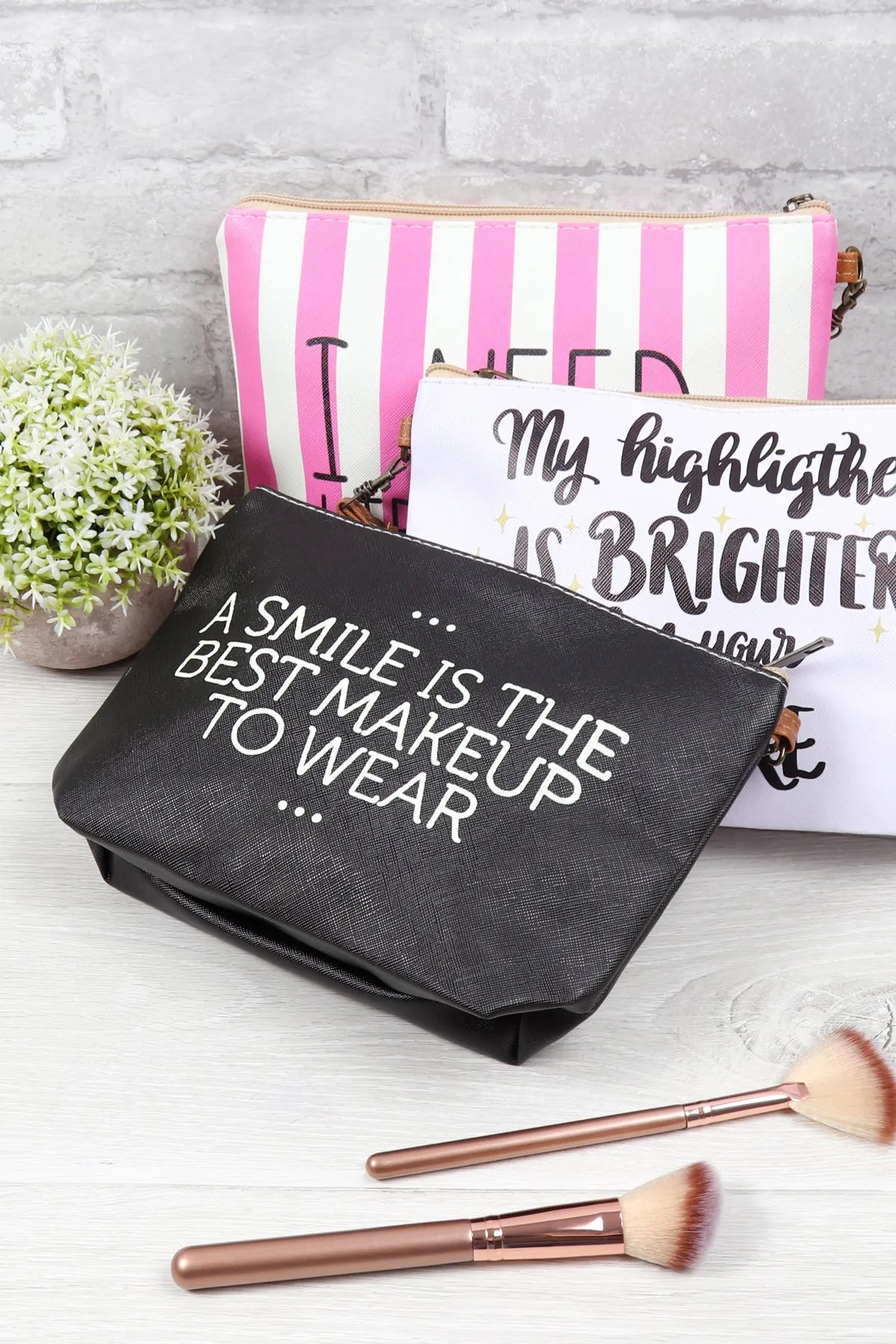 "A SMILE..." WRISTLET MAKEUP BAG