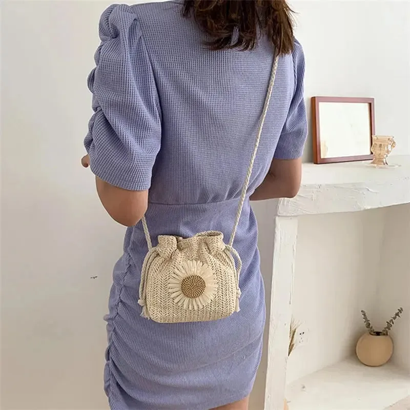 Rattan Woven Women Straw Bag Handbag Knit Flower Summer Beach Woman Shoulder Messenger Khaki Beige Bags Fashion Creative