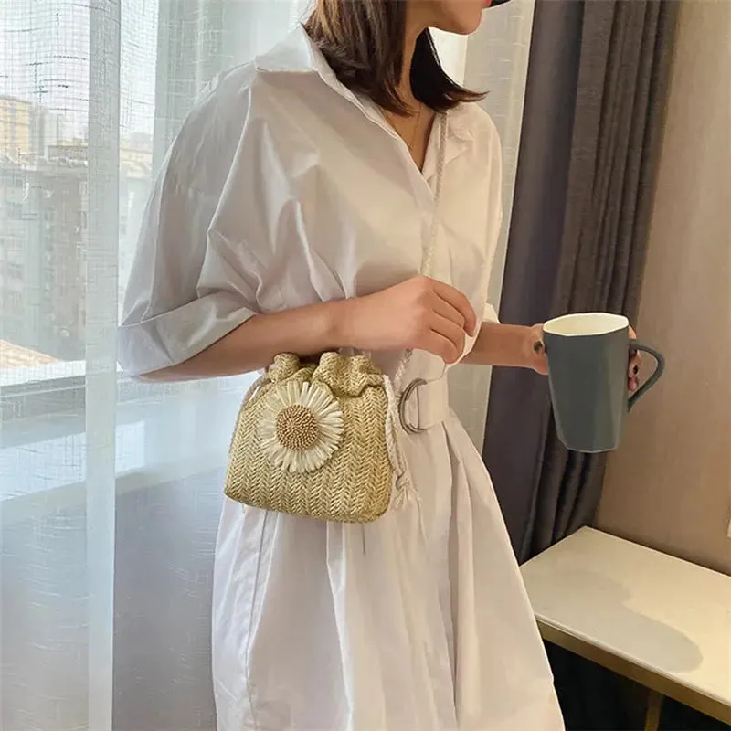 Rattan Woven Women Straw Bag Handbag Knit Flower Summer Beach Woman Shoulder Messenger Khaki Beige Bags Fashion Creative