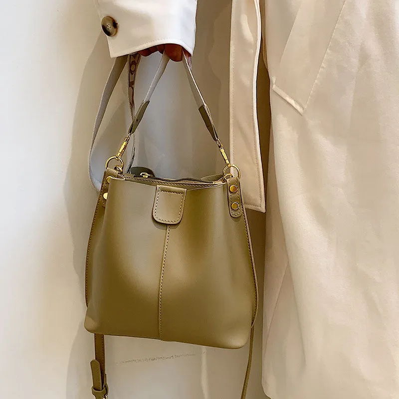 Women's French Minority Design Simple Wide Shoulder Strap Bucket Bag